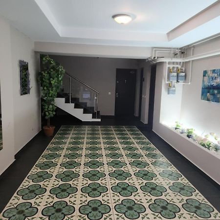 Airport Apartment オトペニ エクステリア 写真