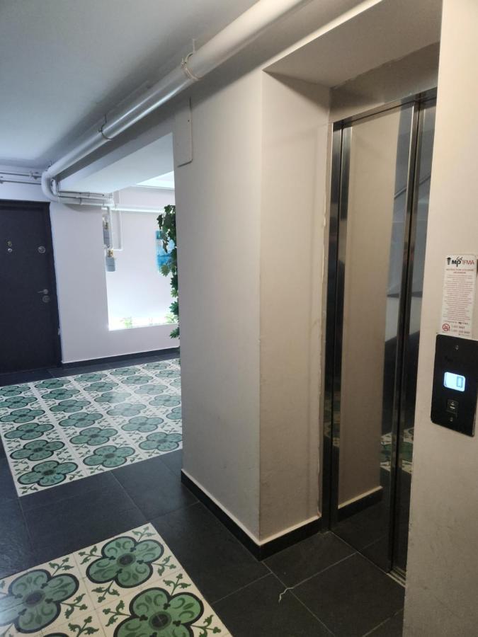 Airport Apartment オトペニ エクステリア 写真