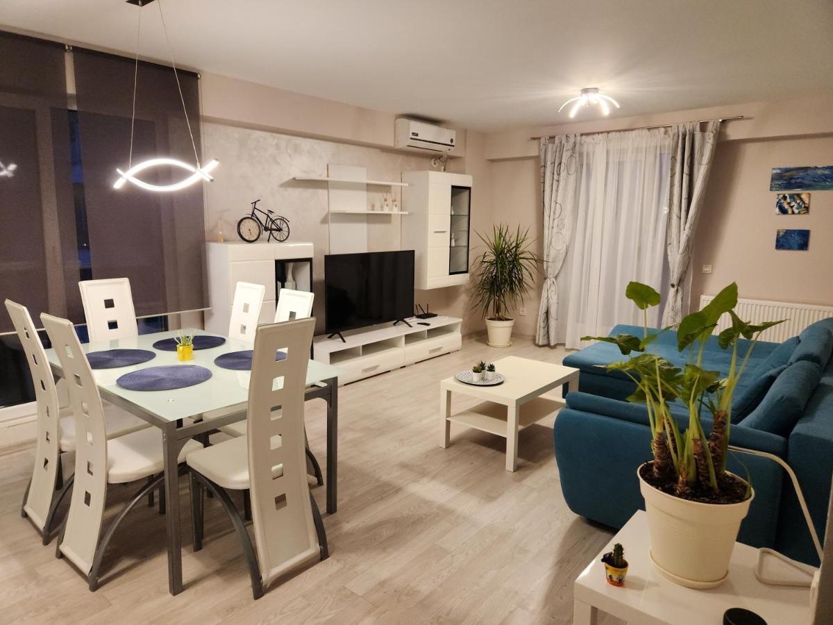 Airport Apartment オトペニ エクステリア 写真