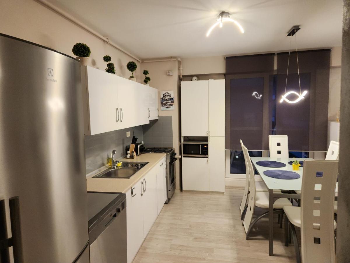 Airport Apartment オトペニ エクステリア 写真