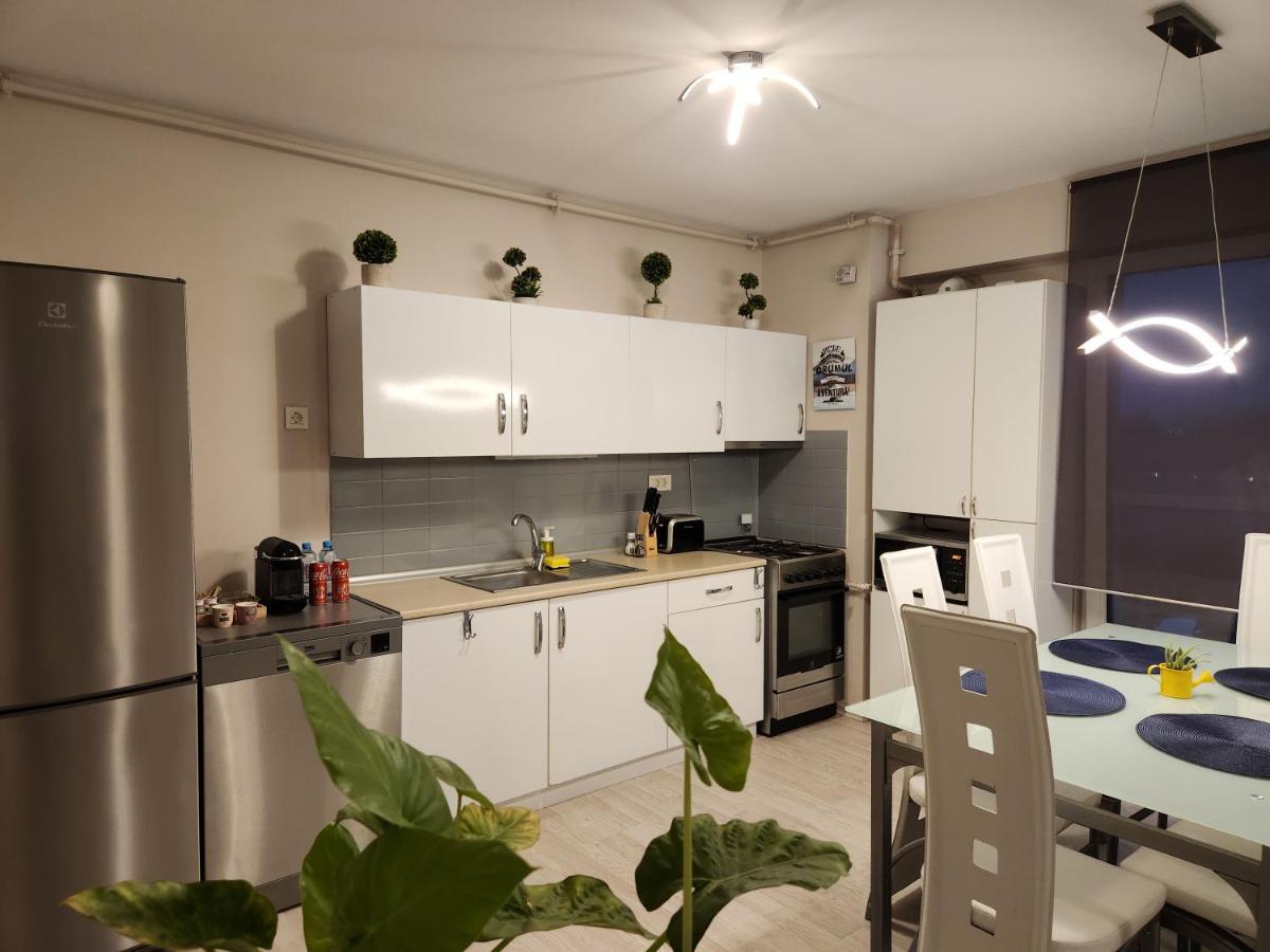 Airport Apartment オトペニ エクステリア 写真