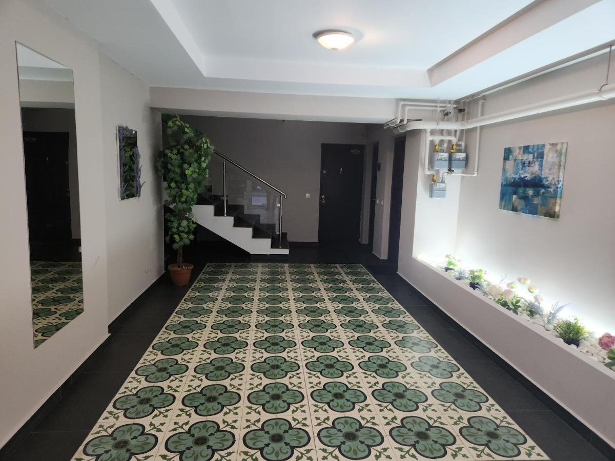 Airport Apartment オトペニ エクステリア 写真