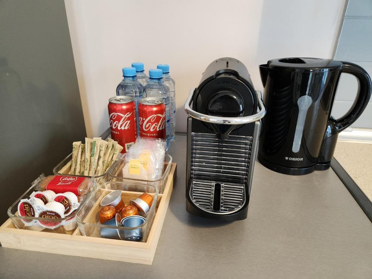 Airport Apartment オトペニ エクステリア 写真